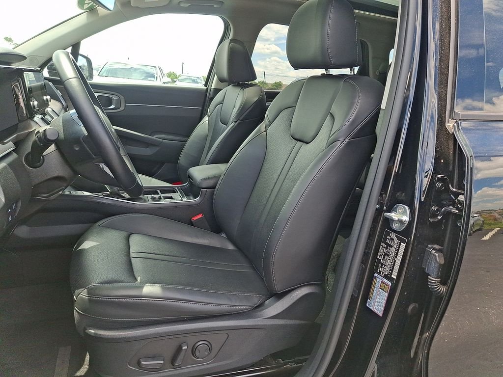 Used 2023 Black Kia X-Line EX image 14