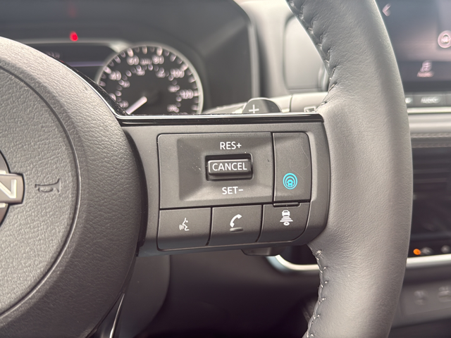 Used 2023 Black Nissan SL image 17