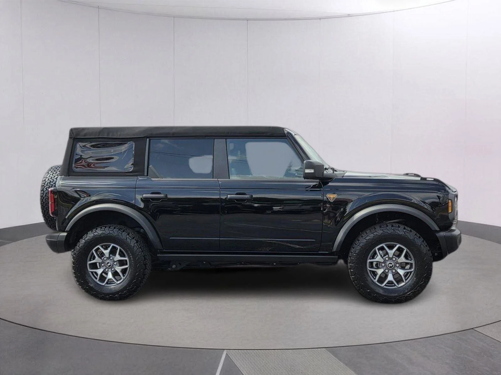 Used 2025 Shadow Black Ford Badlands image 6