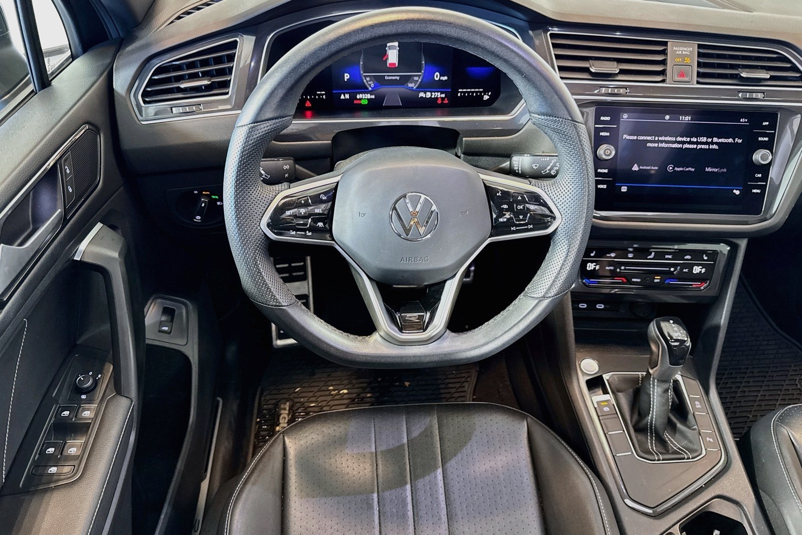 Used 2022  Volkswagen SE R-Line Black image 12