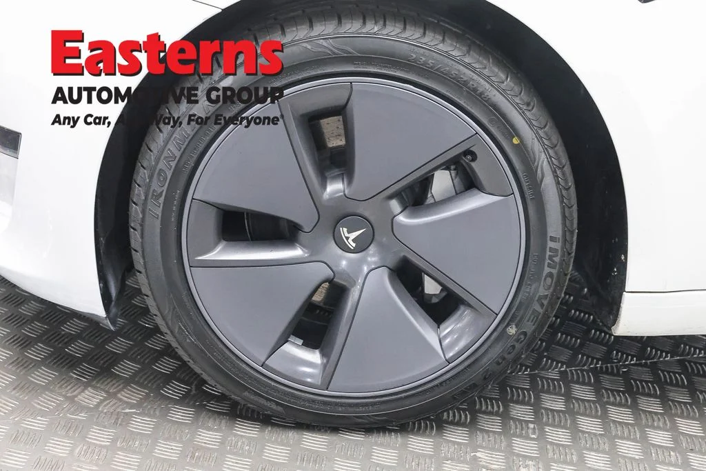 Used 2023 White Tesla Base image 25