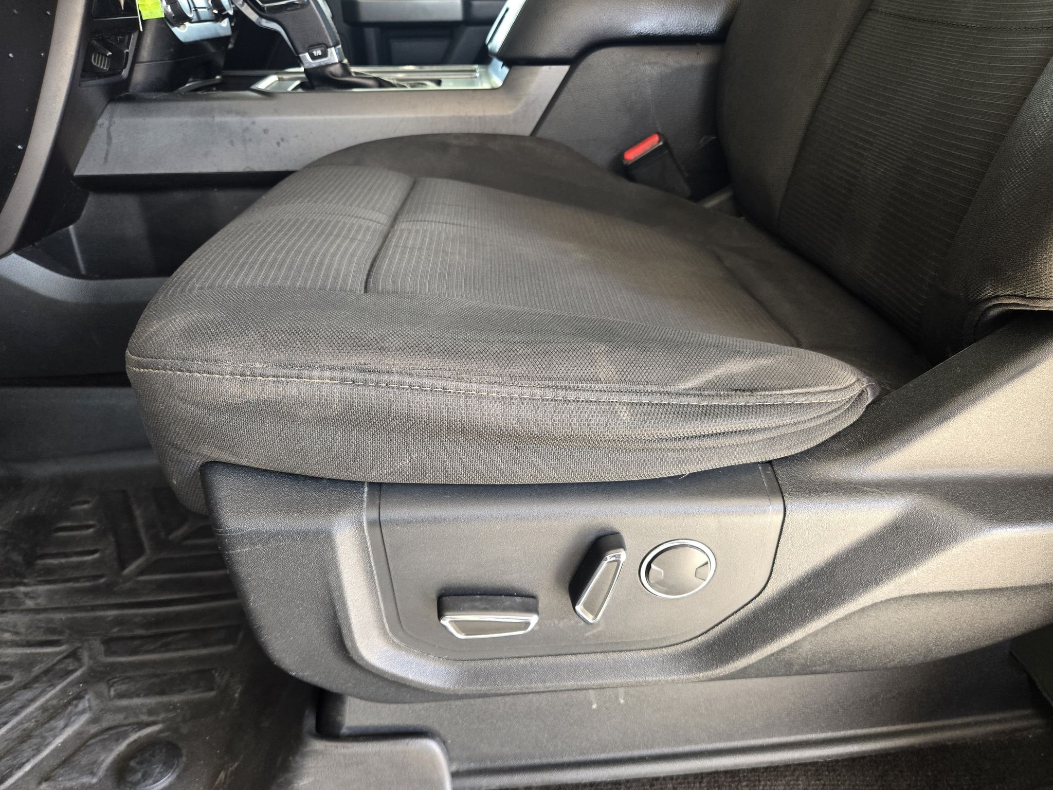 Used 2017 Shadow Black Ford XLT image 22