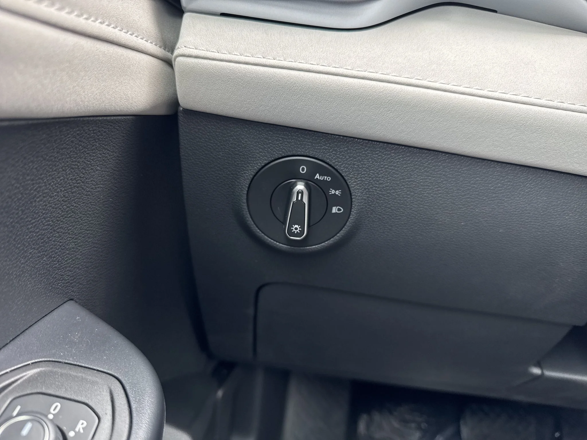 New 2026 Platinum Gray Metallic Volkswagen SE image 22