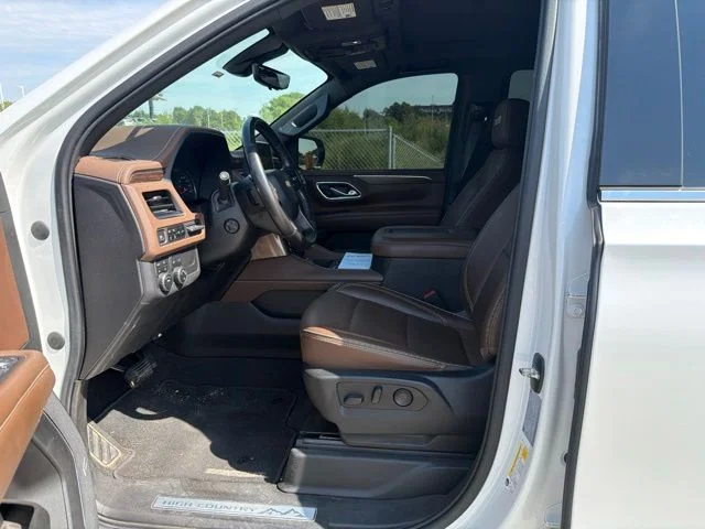 Used 2021 Beige Chevrolet High Country image 9
