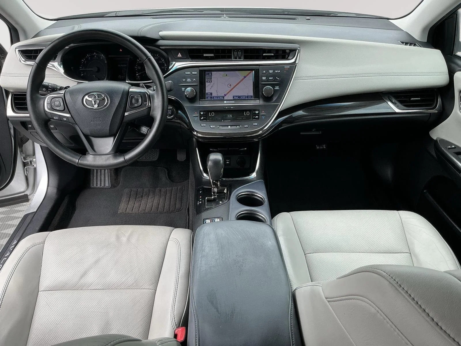 Used 2013 Classic Silver Metallic Toyota Limited image 13