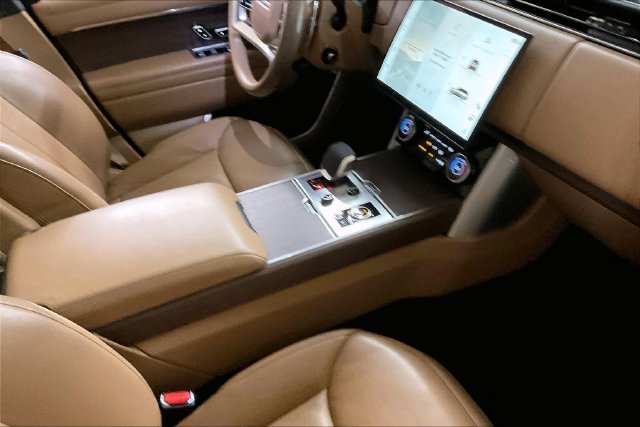 Used 2023 Santorini Black Metallic Land Rover Autobiography image 11