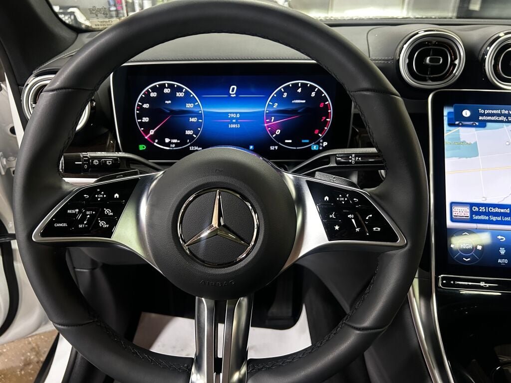 Used 2025 Polar White Mercedes-Benz GLC 300 image 11