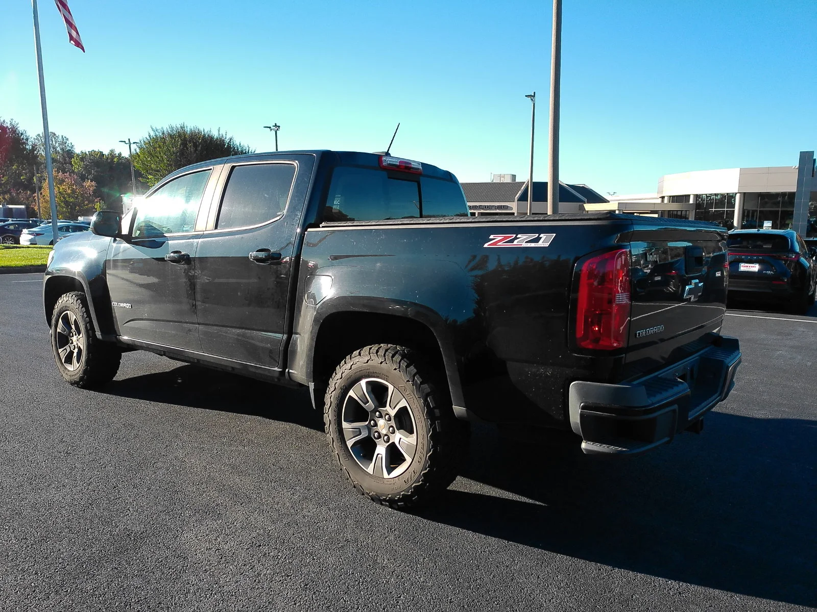 Used 2016 Black Chevrolet Z71 image 4