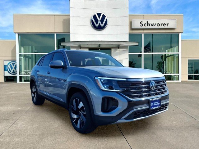 New 2026 Silver Mist Metallic Volkswagen SE w/Technology 4M image 6