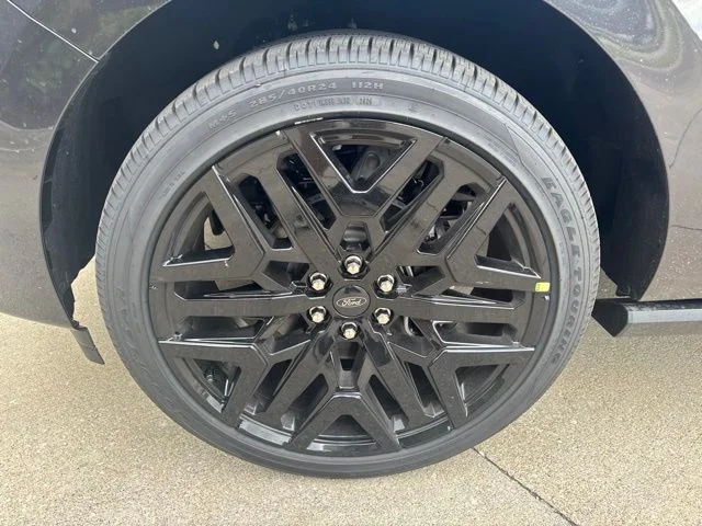 New 2027 Gray Ford Platinum image 12