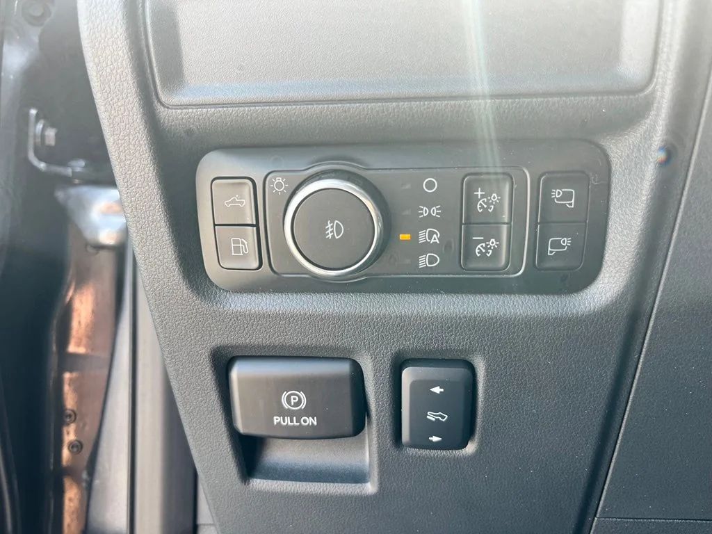 Used 2025 Gray Ford Platinum image 16