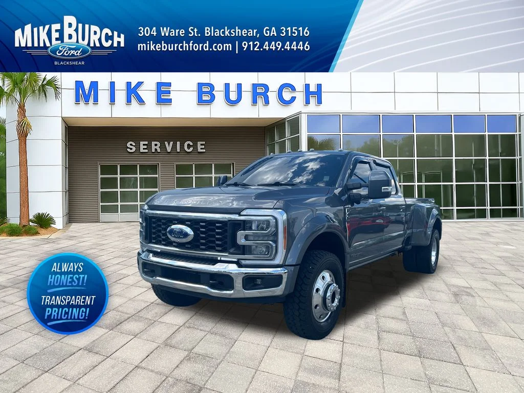2023 Ford F-450 Lariat 4x4 Crew Cab 8' Box DRW's photo