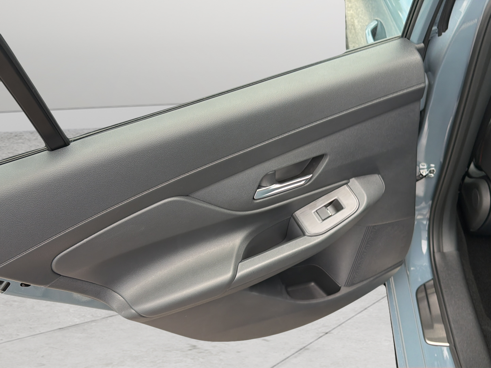 New 2027 Gray Nissan SR image 35