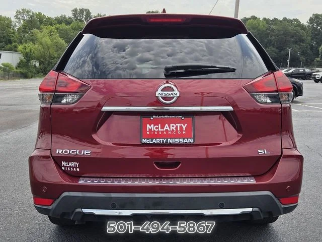 Used 2020 Red Nissan SL image 4