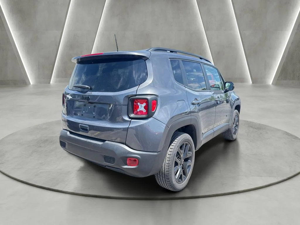 Used 2023 Gray Jeep Altitude image 7