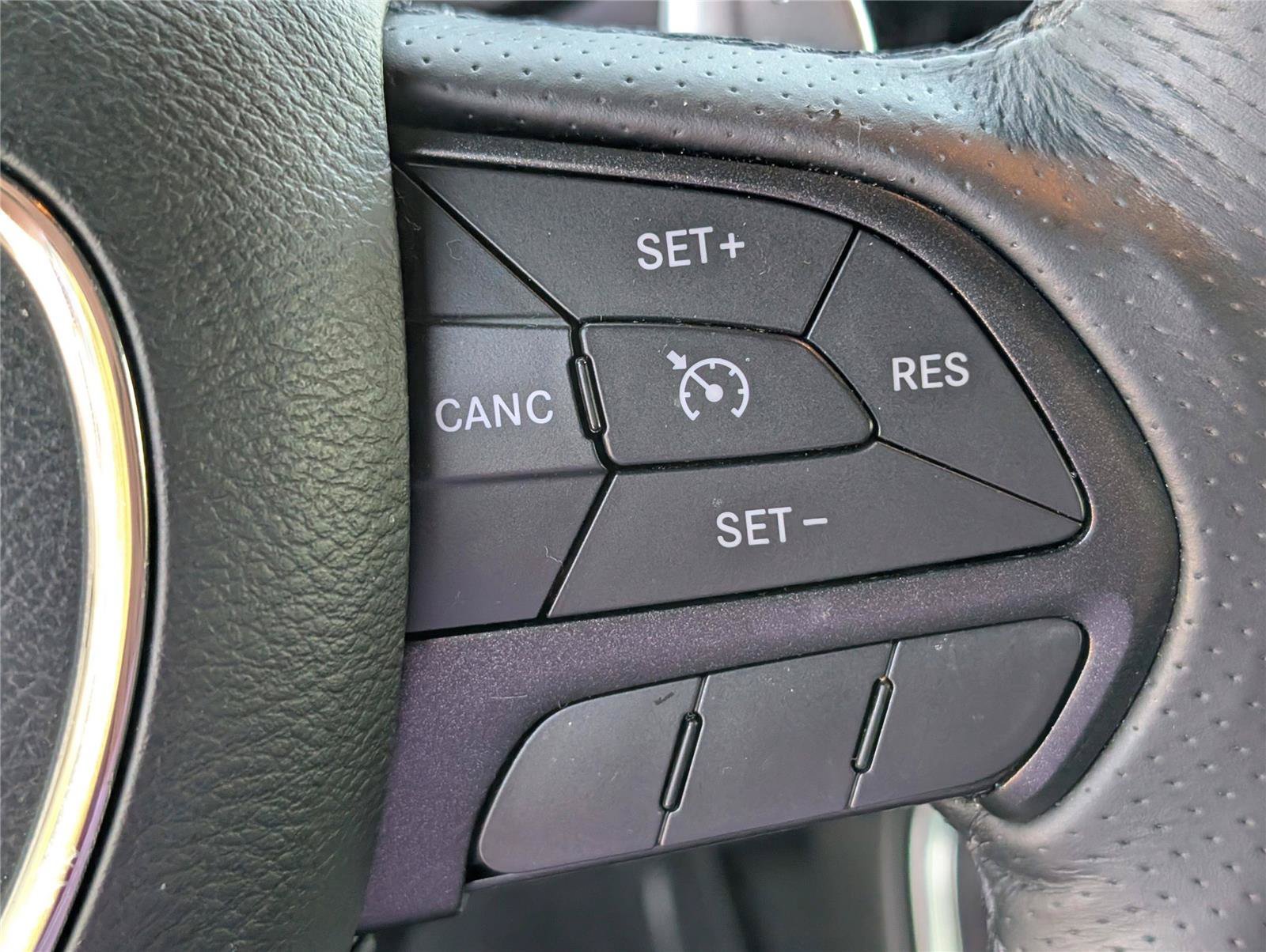 Used 2015 Blue Dodge R/T Plus Shaker image 19