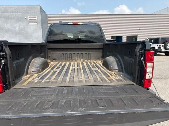 Used 2020 Black Ford XLT image 9