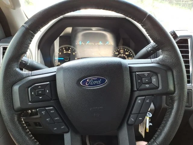 Used 2016 Red Ford XLT image 21
