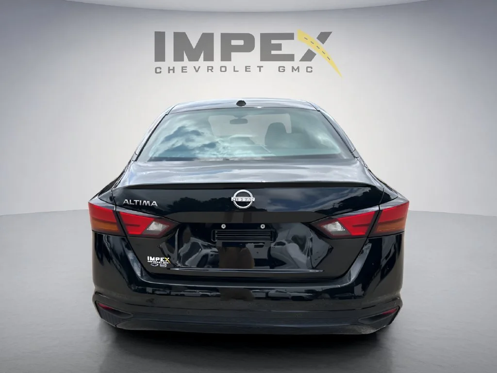 Used 2025 Black Nissan S image 4