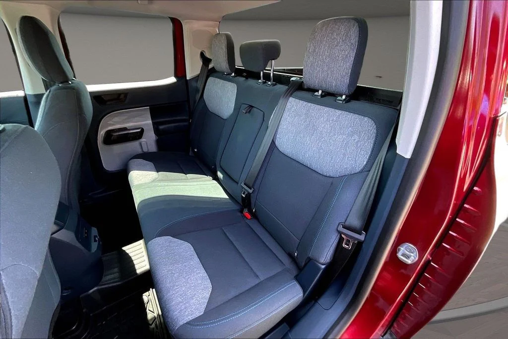 Used 2025 Red Ford XLT image 26