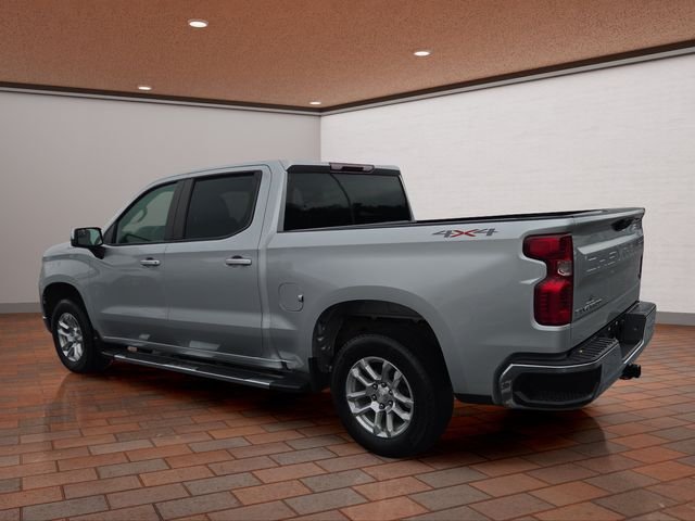 Used 2022 Silver Ice Metallic Chevrolet LT image 31
