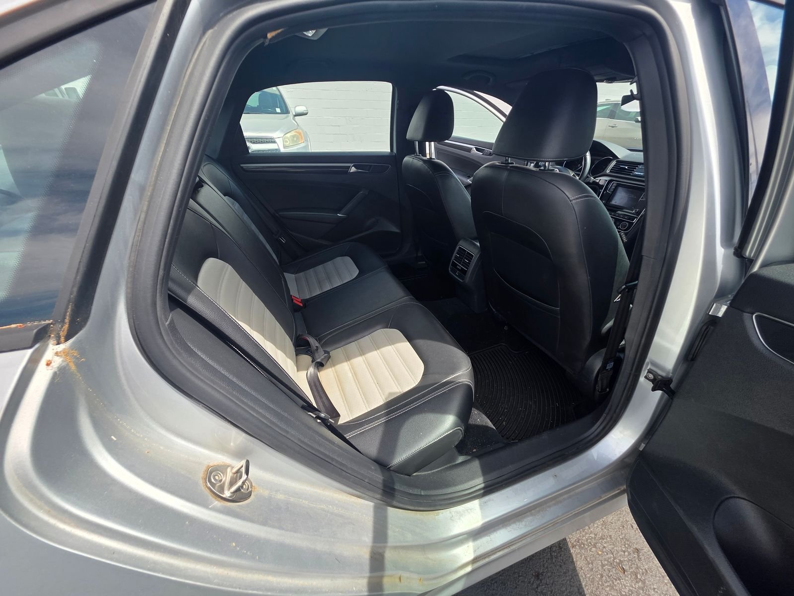 Used 2018 Silver Volkswagen 3.6L V6 GT image 14