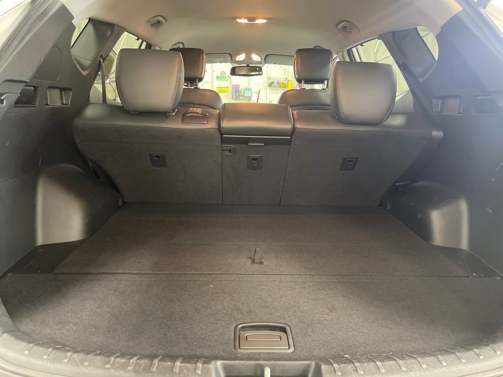 Used 2018 White Hyundai 2.0T image 22