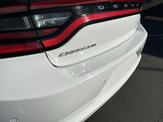 Used 2022 White Dodge SXT image 31