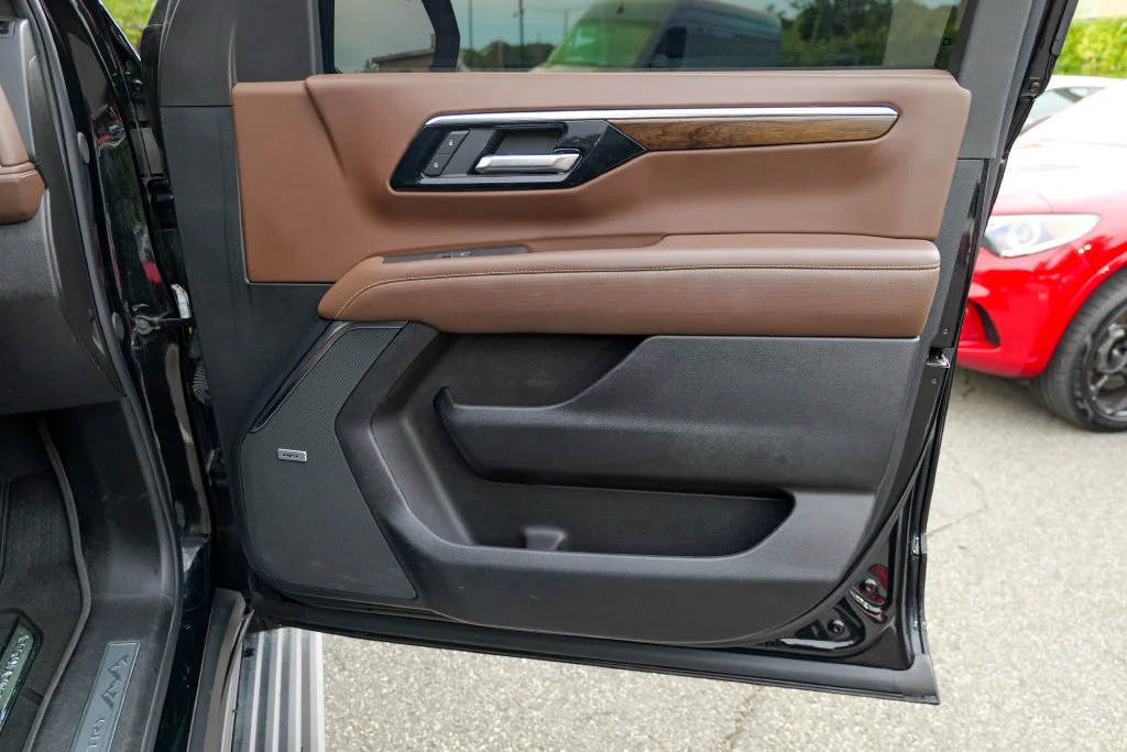 Used 2025 Black Chevrolet High Country image 36