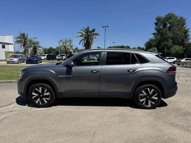 Certified Used 2020 Platinum Gray Metallic Volkswagen 2.0T SE image 8