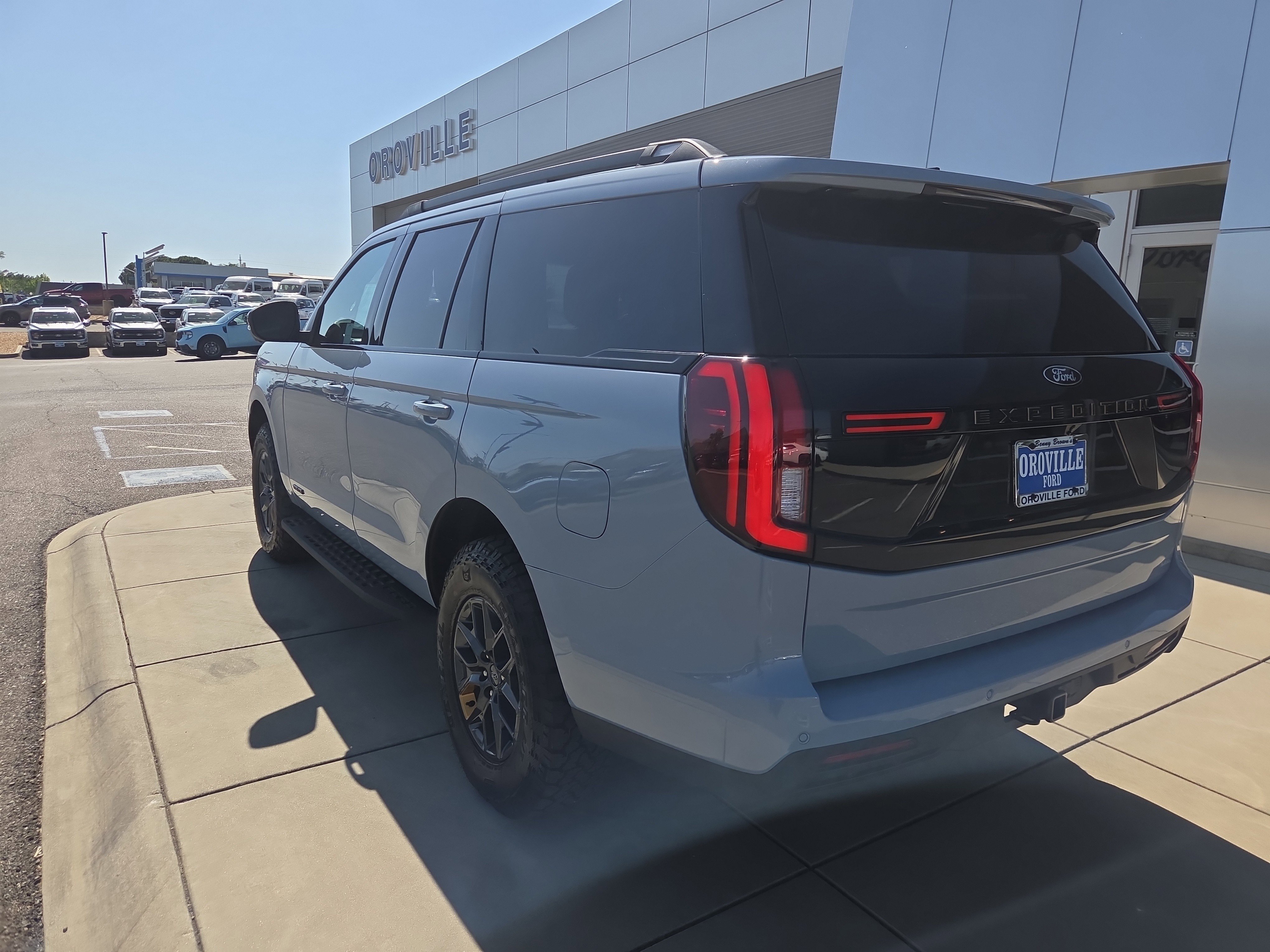 New 2026 Glacier Gray Metallic Tri-Coat Ford Tremor® image 3