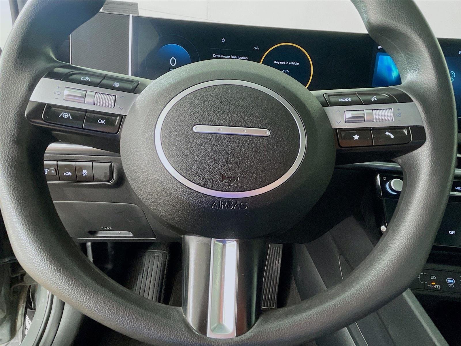 Used 2025 Hampton Gray Hyundai SEL Activity image 15