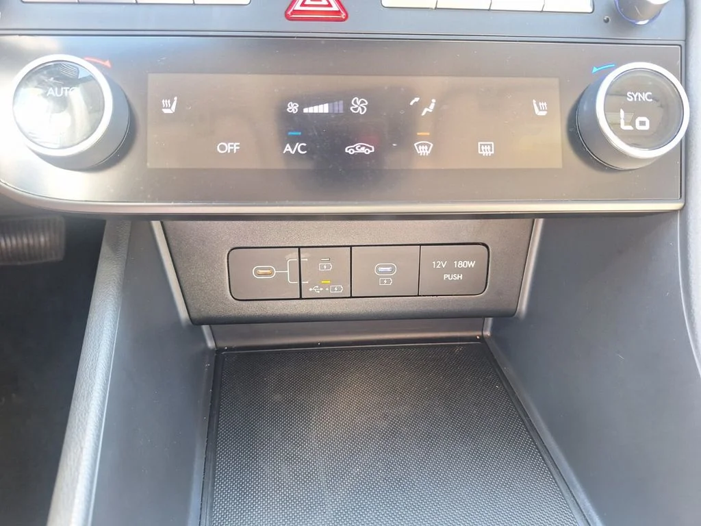 Used 2025 Red Hyundai SEL image 18