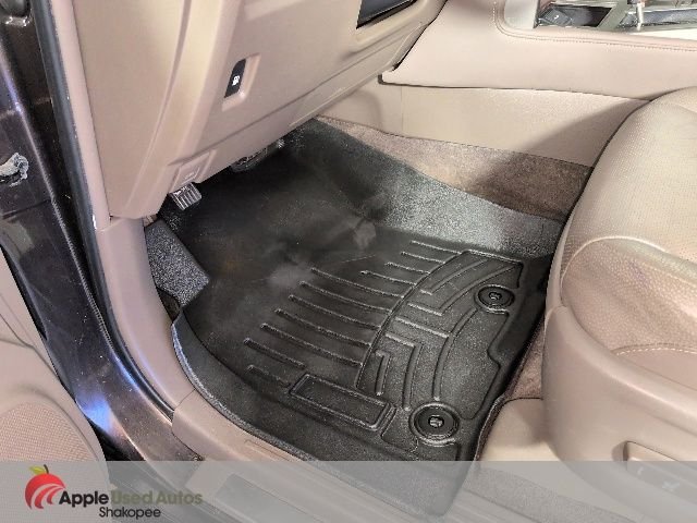 Used 2014 Red Lexus 460 image 13