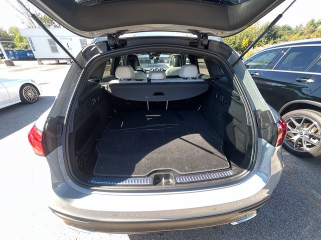 Used 2025  Mercedes-Benz GLC 350e image 26