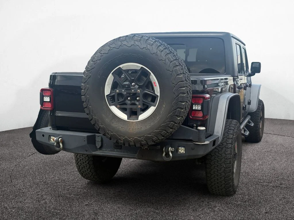 Used 2020 Black Jeep Sport image 4
