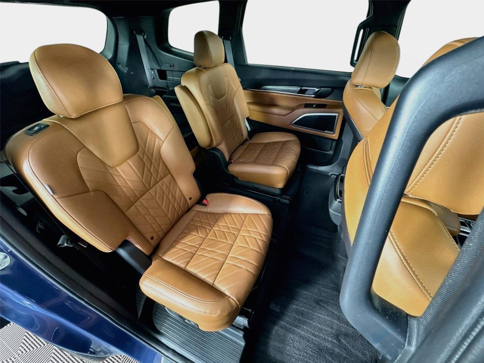 Used 2024 Midnight Lake Blue Kia EX X-Line image 29