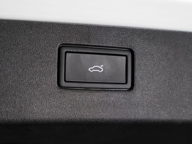 2025 Volkswagen Tiguan SE - Photo 32