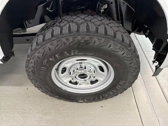 New 2026 Oxford White Ford F-250® XL image 20