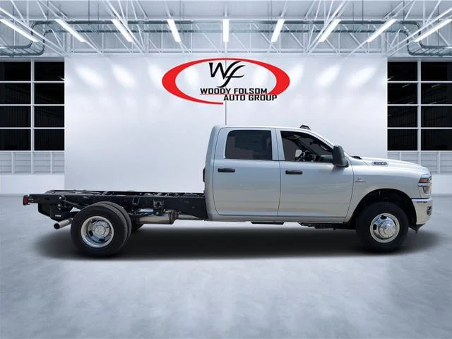 New 2026 Silver-Zynith Exterior Paint RAM Tradesman image 2