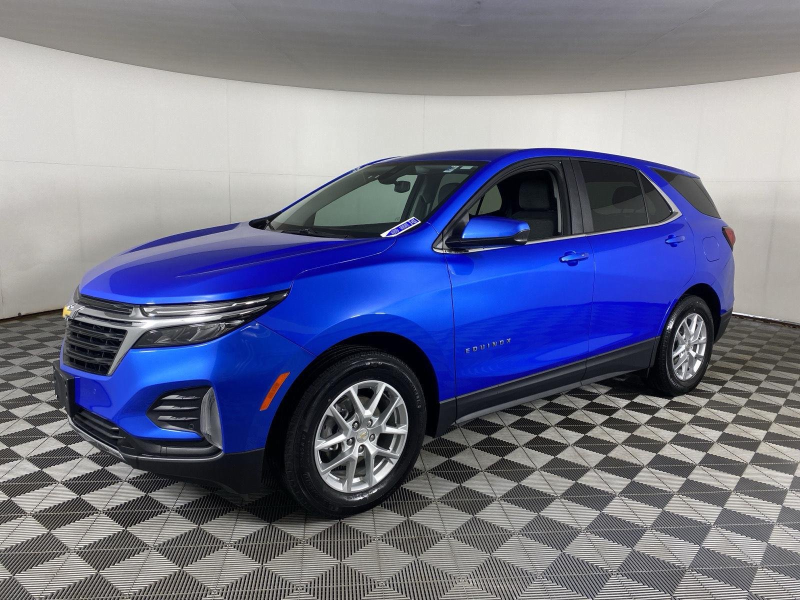 Used 2024  Chevrolet  image 3