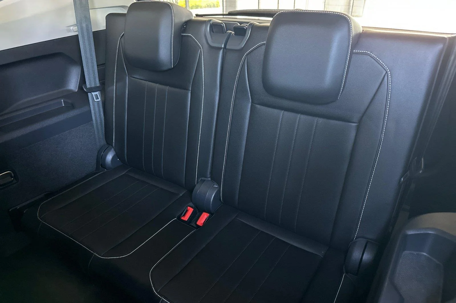 Used 2023 Platinum Gray Metallic Volkswagen SE image 15