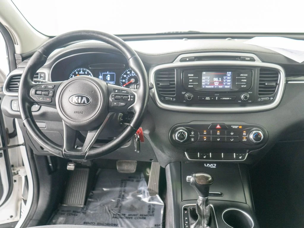 Used 2016 White Kia LX image 12