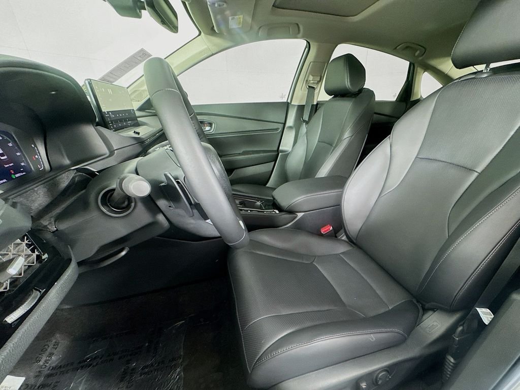 New 2026 Solar Silver Metallic Honda Touring image 30