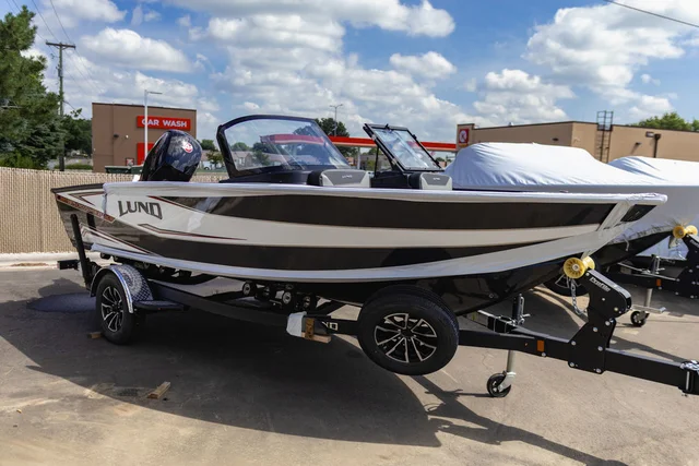 New 2026 Lund 1875 Crossover XS Sport for sale in Sioux Falls, SD