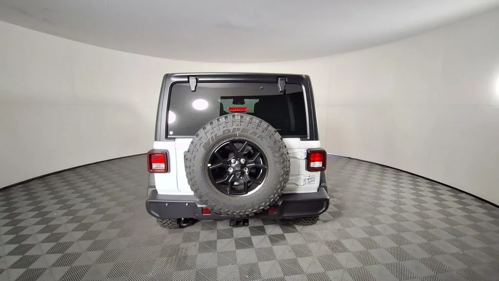 New 2026 Bright White Clear-Coat Exterior Paint Jeep Willys image 5
