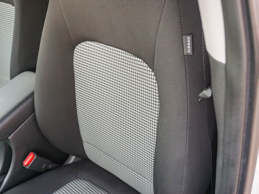 Used 2018 White Hyundai SEL image 20