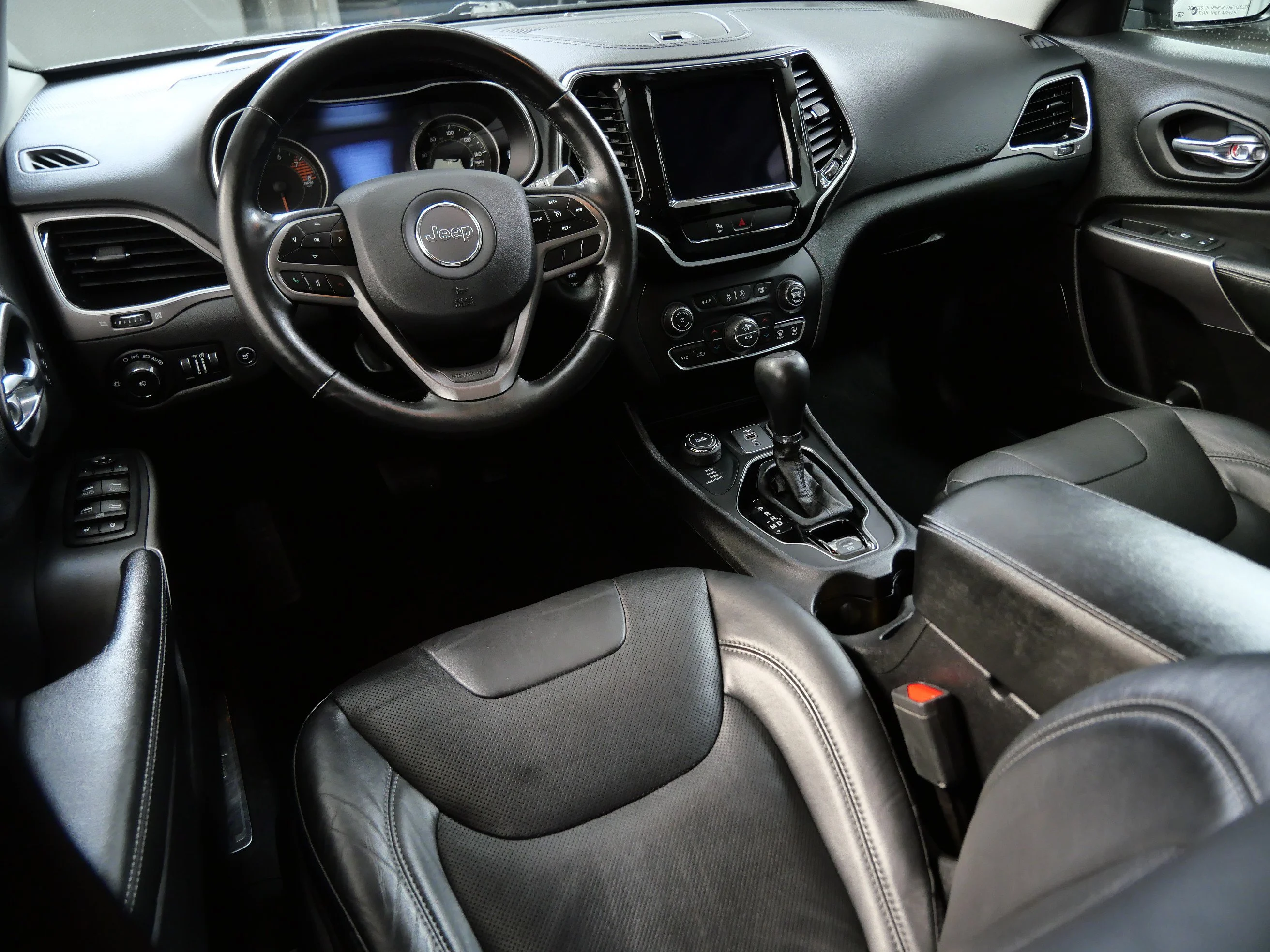 Used 2019 Jeep Cherokee Limited with VIN 1C4PJMDX4KD491159 for sale in Minnetonka, Minnesota