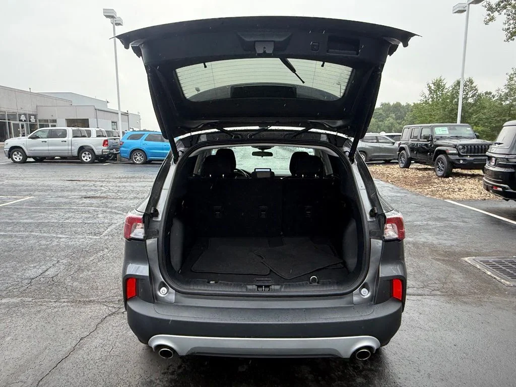 Used 2022 Gray Ford SE image 35