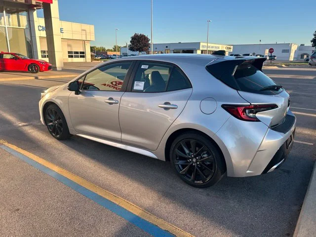 New 2027 Classic Silver Metallic Toyota  XSE image 3
